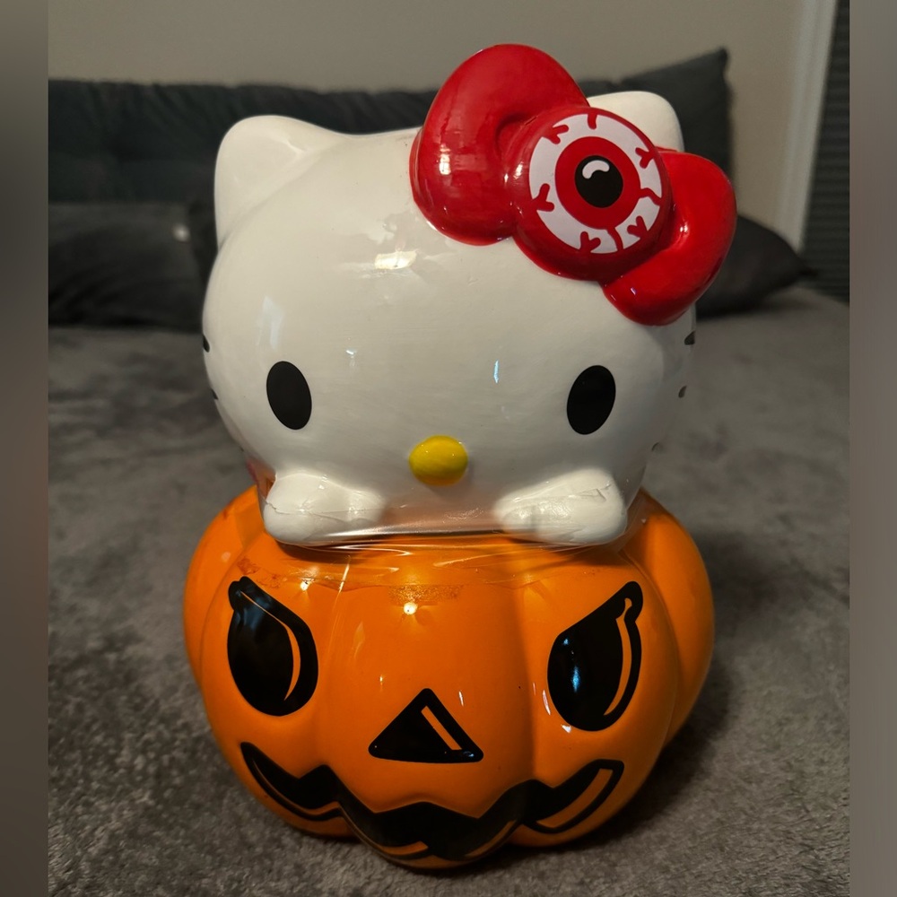 Hello kitty Halloween cookie jar